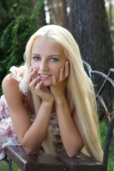 Model Alysha in Suvel